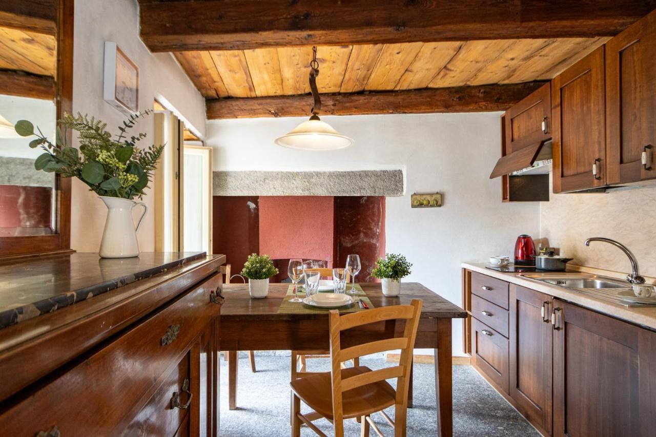 Stay5Vie: Incantevole Monolocale/Balcone/Borgo Domodossola Bagian luar foto