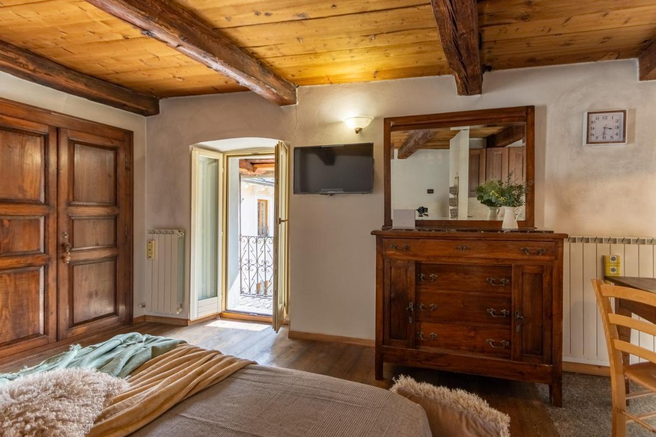 Stay5Vie: Incantevole Monolocale/Balcone/Borgo Domodossola Bagian luar foto